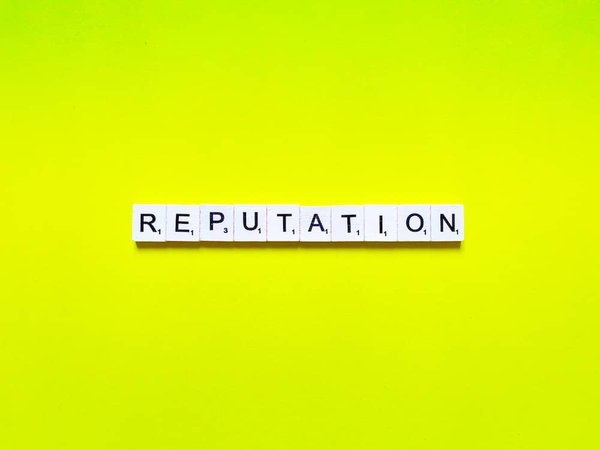 Comment gérer une crise de réputation en ligne efficacement ?